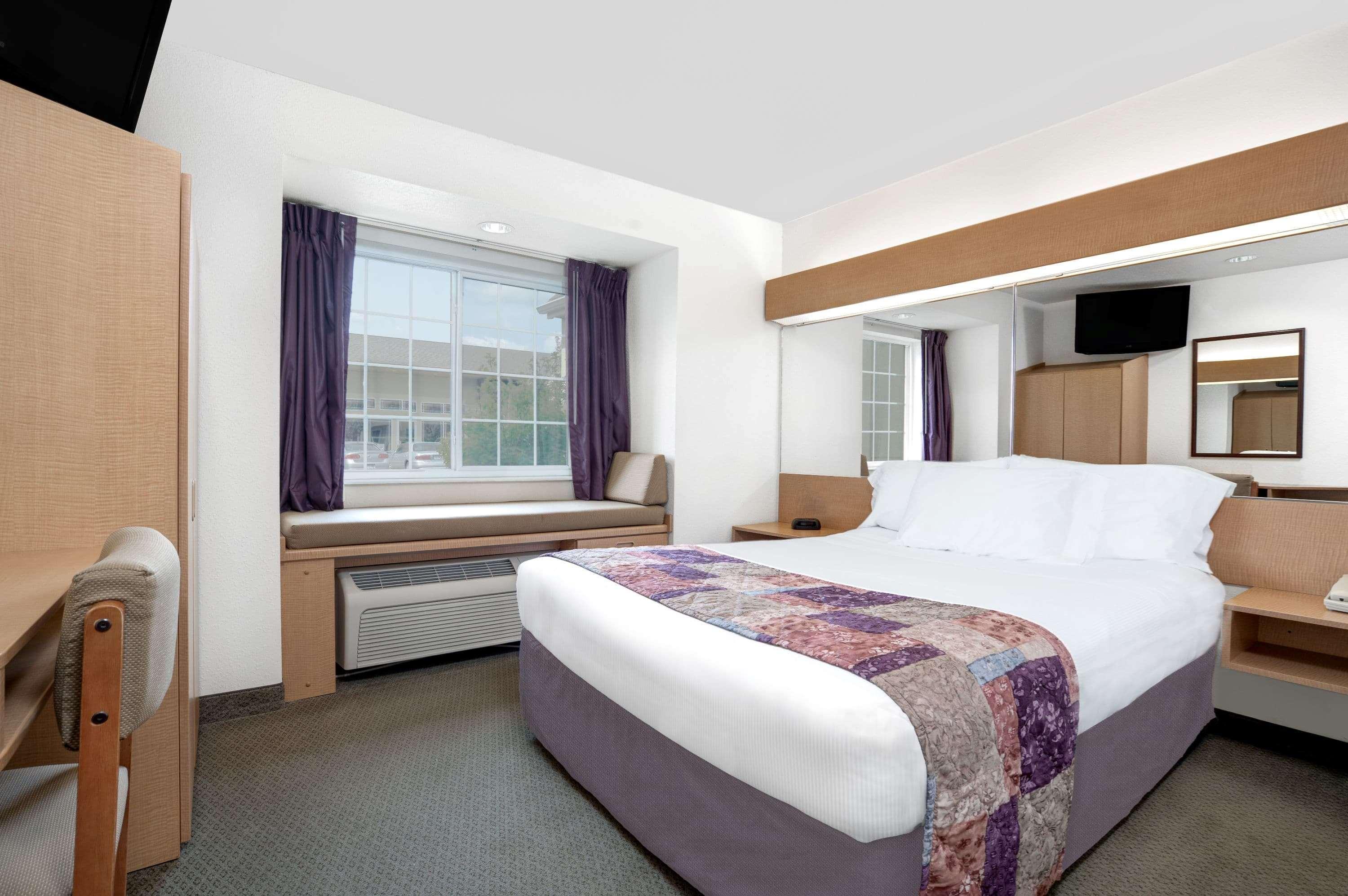 Microtel & By Wyndham 2*